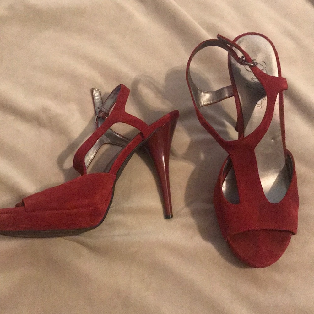 Red Heels - Picture 2 of 3